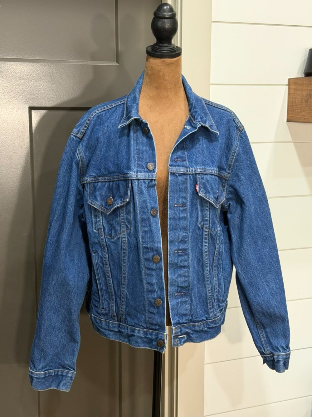 Vintage Levi’s 70506-0216 Trucker Jacket 44R — Made in USA — Classic Denim